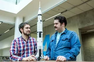 NASA Apollo Saturn V LEGO-set afbeelding 11