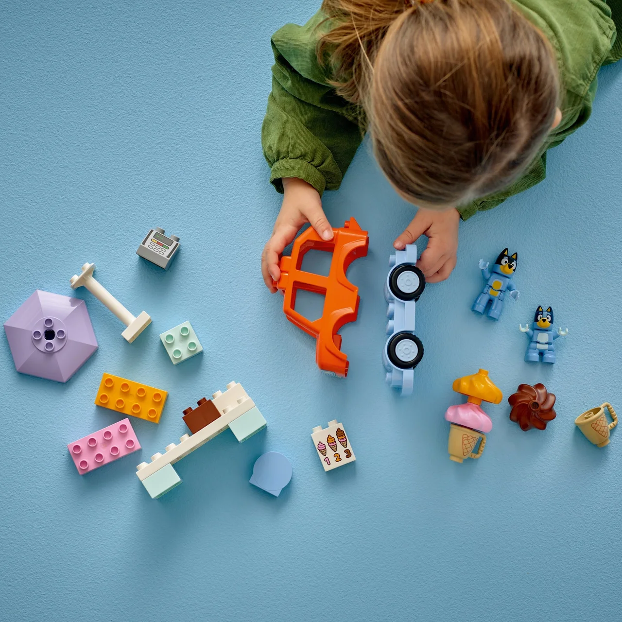 Een ijsje halen met Bluey LEGO-set afbeelding 2