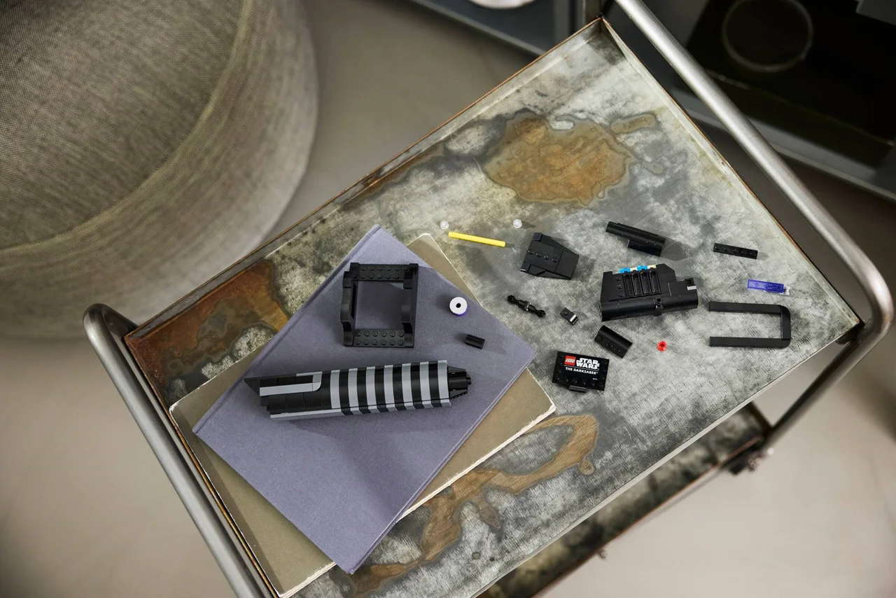 The Darksaber LEGO-set afbeelding 2