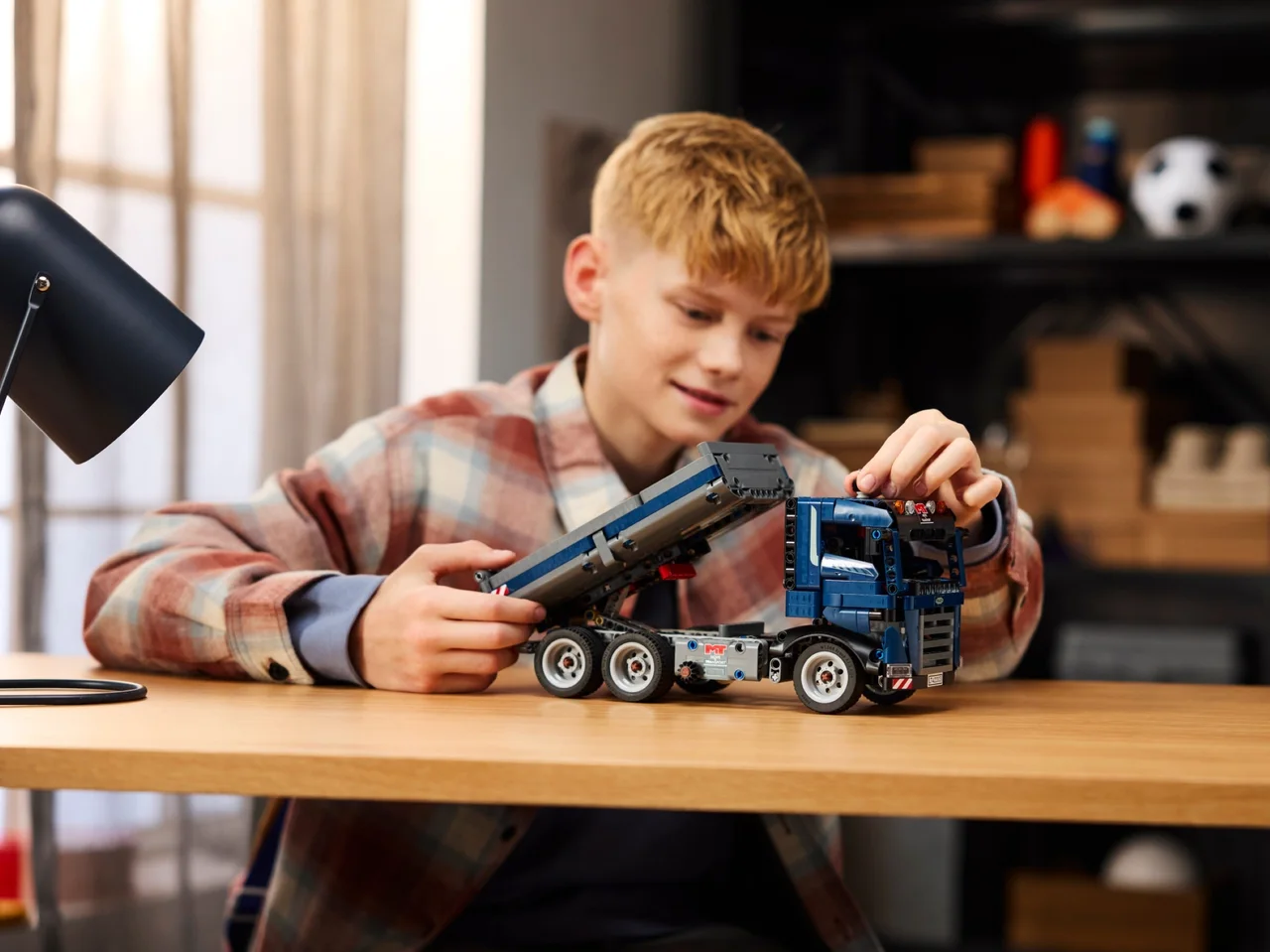 Vrachtwagen met kiepfunctie LEGO-set afbeelding 2