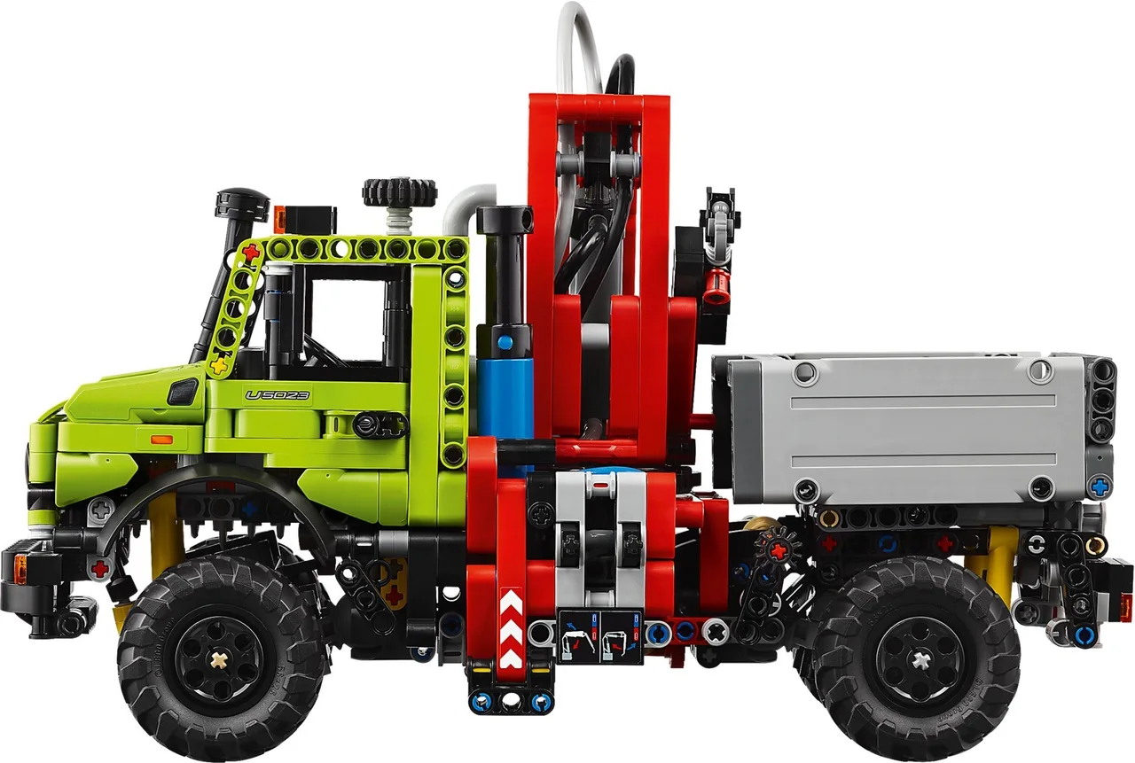 Mercedes-Benz Unimog U 5023 met kraan LEGO-set afbeelding 2
