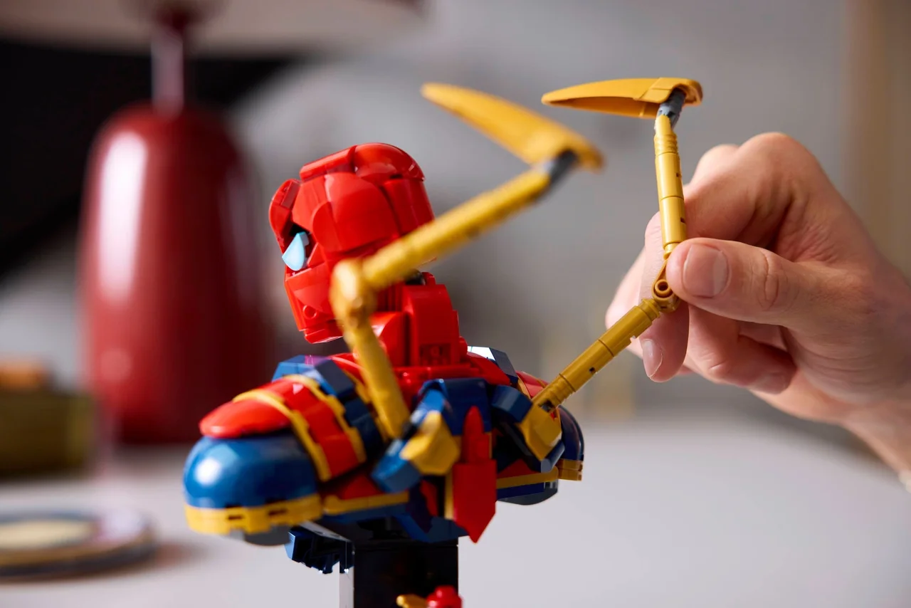 Iron Spider-Man buste LEGO-set afbeelding 2